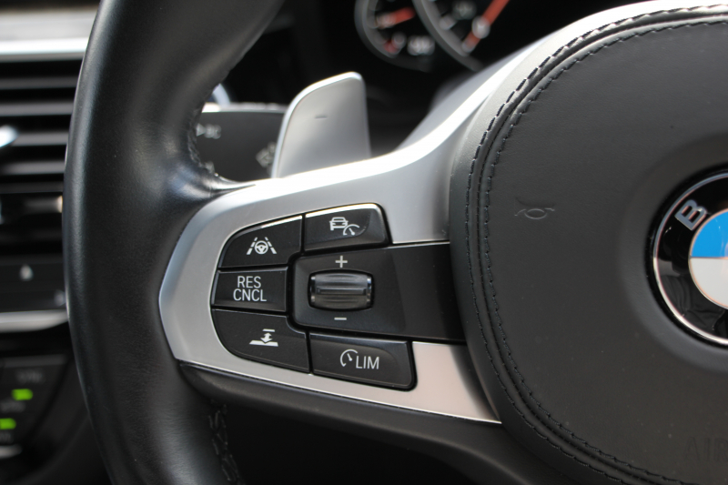 BMW 5シリーズ 540i Xdrive Mｽﾎﾟｰﾂ ｲﾉﾍﾞｰｼｮﾝ&ｺﾝﾌｫｰﾄP 直6ﾀｰﾎﾞ4WD 340馬力 ｻﾝﾙｰﾌ 全席ﾋｰﾀｰ黒革 ﾏｯｻｰｼﾞ&ﾍﾞﾝﾁﾚｰｼｮﾝ ｼﾞｪｽﾁｬｰC 純正可変&ｼｭﾆｯﾂｧｰｻｽ 3Ddesign20AW 液晶ﾒｰﾀｰ HUD 追従ACC LEDﾍｯﾄﾞﾗｲﾄ ﾀｯﾁ画面HDDﾅﾋﾞTV Mspﾌﾞﾚｰｷ 2年保証