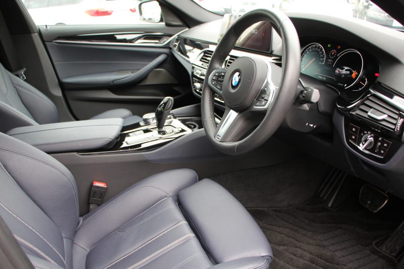 BMW 5シリーズ 530i ｴﾃﾞｨｼｮﾝﾐｯｼｮﾝｲﾝﾎﾟｯｼﾌﾞﾙ 特別仕様車 高出力 252馬力 1ｵ-ﾅ ﾅｲﾄﾌﾞﾙｰﾚｻﾞｰ 全席ﾋｰﾀｰ H&Rﾀﾞｳﾝｻｽ&純正可変 RAYSﾎﾑﾗ19AW HUD ﾊｰﾏﾝｶｰﾄﾞﾝ 追従ACC ｽﾃｱｻﾎﾟｰﾄ ﾀｯﾁ画面HDDﾅﾋﾞTV LEDﾍｯﾄﾞﾗｲﾄ ｵｰﾄﾊｲﾋﾞｰﾑ 電動ﾄﾗﾝｸ 360度ｶﾒﾗ 2年保証