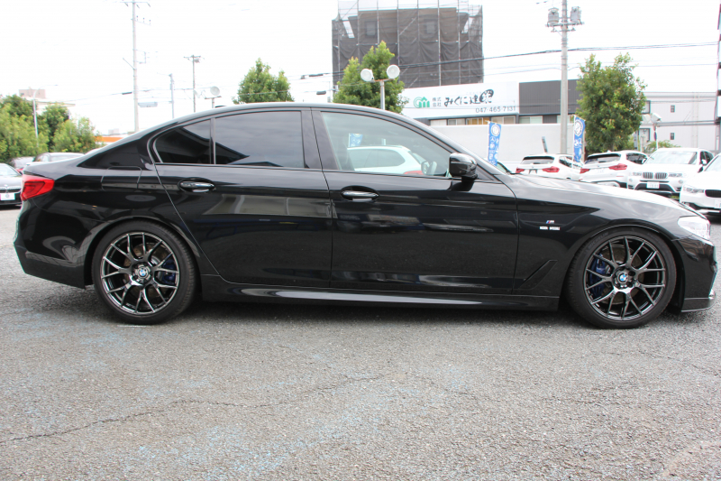 BMW 5シリーズ 530i ｴﾃﾞｨｼｮﾝﾐｯｼｮﾝｲﾝﾎﾟｯｼﾌﾞﾙ 特別仕様車 高出力 252馬力 1ｵ-ﾅ ﾅｲﾄﾌﾞﾙｰﾚｻﾞｰ 全席ﾋｰﾀｰ H&Rﾀﾞｳﾝｻｽ&純正可変 RAYSﾎﾑﾗ19AW HUD ﾊｰﾏﾝｶｰﾄﾞﾝ 追従ACC ｽﾃｱｻﾎﾟｰﾄ ﾀｯﾁ画面HDDﾅﾋﾞTV LEDﾍｯﾄﾞﾗｲﾄ ｵｰﾄﾊｲﾋﾞｰﾑ 電動ﾄﾗﾝｸ 360度ｶﾒﾗ 2年保証