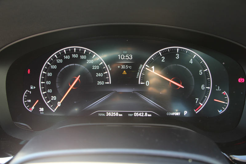 BMW 5シリーズ 530i ﾂｰﾘﾝｸﾞMｽﾎﾟｰﾂ ｾﾚｸﾄP 型式変更後｢ABA-JT20｣ 252馬力 ﾊﾟﾉﾗﾏｻﾝﾙｰﾌ ﾊｰﾏﾝｶｰﾄﾞﾝ 4ｿﾞｰﾝｴｱｺﾝ 全席ﾋｰﾀｰ黒革 HUD 追従ACC ｽﾃｱﾘﾝｸﾞｻﾎﾟｰﾄ 変更後全面液晶ﾒｰﾀｰ ﾀｯﾁ画面HDDﾅﾋﾞTV 360度ｶﾒﾗ 2年保証