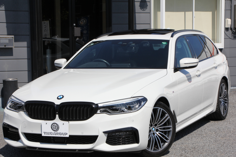 BMW 5シリーズ 530i ﾂｰﾘﾝｸﾞMｽﾎﾟｰﾂ ｾﾚｸﾄP 型式変更後｢ABA-JT20｣ 252馬力 ﾊﾟﾉﾗﾏｻﾝﾙｰﾌ ﾊｰﾏﾝｶｰﾄﾞﾝ 4ｿﾞｰﾝｴｱｺﾝ 全席ﾋｰﾀｰ黒革 HUD 追従ACC ｽﾃｱﾘﾝｸﾞｻﾎﾟｰﾄ 変更後全面液晶ﾒｰﾀｰ ﾀｯﾁ画面HDDﾅﾋﾞTV 360度ｶﾒﾗ 2年保証