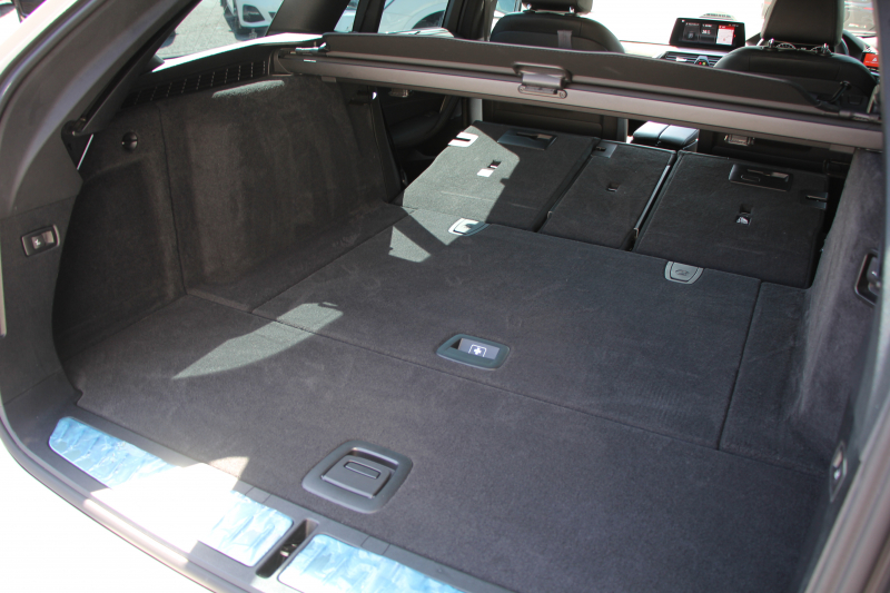 BMW 5シリーズ 530i ﾂｰﾘﾝｸﾞMｽﾎﾟｰﾂ ｾﾚｸﾄP 型式変更後｢ABA-JT20｣ 252馬力 ﾊﾟﾉﾗﾏｻﾝﾙｰﾌ ﾊｰﾏﾝｶｰﾄﾞﾝ 4ｿﾞｰﾝｴｱｺﾝ 全席ﾋｰﾀｰ黒革 HUD 追従ACC ｽﾃｱﾘﾝｸﾞｻﾎﾟｰﾄ 変更後全面液晶ﾒｰﾀｰ ﾀｯﾁ画面HDDﾅﾋﾞTV 360度ｶﾒﾗ 2年保証