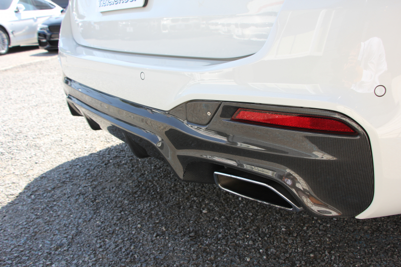 BMW 5シリーズ 530i ﾂｰﾘﾝｸﾞMｽﾎﾟｰﾂ ｾﾚｸﾄP 型式変更後｢ABA-JT20｣ 252馬力 ﾊﾟﾉﾗﾏｻﾝﾙｰﾌ ﾊｰﾏﾝｶｰﾄﾞﾝ 4ｿﾞｰﾝｴｱｺﾝ 全席ﾋｰﾀｰ黒革 HUD 追従ACC ｽﾃｱﾘﾝｸﾞｻﾎﾟｰﾄ 変更後全面液晶ﾒｰﾀｰ ﾀｯﾁ画面HDDﾅﾋﾞTV 360度ｶﾒﾗ 2年保証