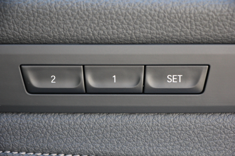 BMW 5シリーズ 530i ﾂｰﾘﾝｸﾞMｽﾎﾟｰﾂ ｾﾚｸﾄP 型式変更後｢ABA-JT20｣ 252馬力 ﾊﾟﾉﾗﾏｻﾝﾙｰﾌ ﾊｰﾏﾝｶｰﾄﾞﾝ 4ｿﾞｰﾝｴｱｺﾝ 全席ﾋｰﾀｰ黒革 HUD 追従ACC ｽﾃｱﾘﾝｸﾞｻﾎﾟｰﾄ 変更後全面液晶ﾒｰﾀｰ ﾀｯﾁ画面HDDﾅﾋﾞTV 360度ｶﾒﾗ 2年保証