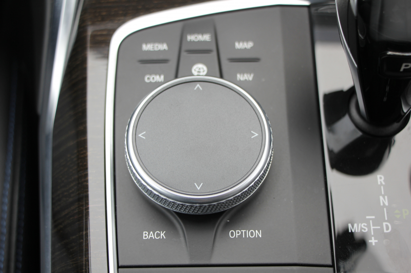 BMW 3シリーズ 320i Mｽﾎﾟｰﾂ ﾃﾞﾋﾞｭｰ&ｺﾝﾌｫｰﾄP ｻﾝﾙｰﾌ ﾋｰﾀｰ黒革 専用ﾌﾞﾙｰｽﾃｯﾁ 19AW 追従ACC ｽﾃｱﾘﾝｸﾞｻﾎﾟｰﾄ LEDﾍｯﾄﾞﾗｲﾄ ｵｰﾄﾊｲﾋﾞｰﾑ 電動ﾄﾗﾝｸ ｱｯﾌﾟﾙｶｰﾌﾟﾚｲ ﾀｯﾁ画面HDDﾅﾋﾞﾜｲﾔﾚｽ充電 Hi-fiｽﾋﾟｰｶｰ Pｱｼｽﾄ 専用ｴｱﾛ 2年保証