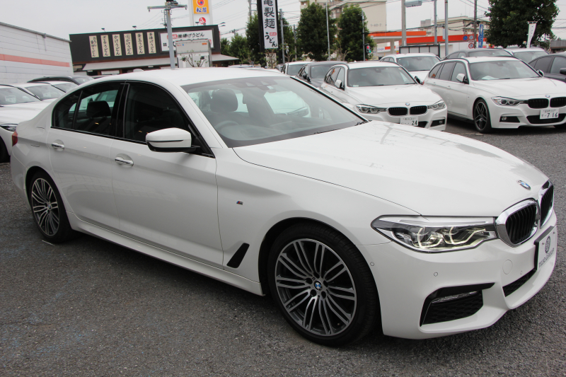 BMW 5シリーズ 530i Mｽﾎﾟｰﾂ ｲﾉﾍﾞｰｼｮﾝP 1ｵｰﾅ 高出力 252馬力 全席ﾋｰﾀｰ黒革 HUD ﾃﾞｨｽﾌﾟﾚｲｷｰ ﾘﾓｰﾄﾊﾟｰｷﾝｸﾞ追従ACC ｽﾃｱﾘﾝｸﾞｻﾎﾟｰﾄ LEDﾍｯﾄﾞﾗｲﾄ ｵｰﾄﾊｲﾋﾞｰﾑ ﾀｯﾁ画面HDDﾅﾋﾞTV ｼﾞｪｽﾁｬｰC 360度ｶﾒﾗ Pｱｼｽﾄﾌﾟﾗｽ 電動ﾄﾗﾝｸ 2年保証