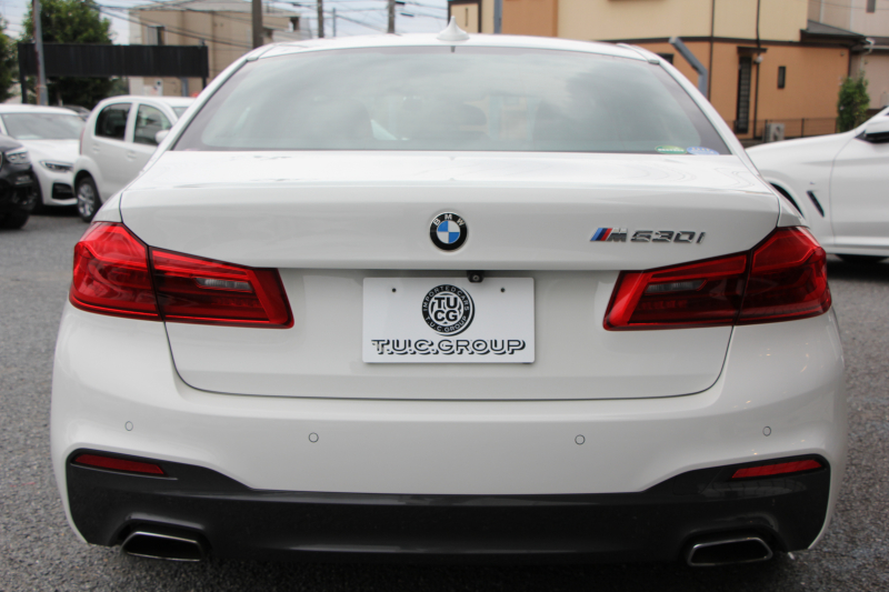 BMW 5シリーズ 530i Mｽﾎﾟｰﾂ ｲﾉﾍﾞｰｼｮﾝP 1ｵｰﾅ 高出力 252馬力 全席ﾋｰﾀｰ黒革 HUD ﾃﾞｨｽﾌﾟﾚｲｷｰ ﾘﾓｰﾄﾊﾟｰｷﾝｸﾞ追従ACC ｽﾃｱﾘﾝｸﾞｻﾎﾟｰﾄ LEDﾍｯﾄﾞﾗｲﾄ ｵｰﾄﾊｲﾋﾞｰﾑ ﾀｯﾁ画面HDDﾅﾋﾞTV ｼﾞｪｽﾁｬｰC 360度ｶﾒﾗ Pｱｼｽﾄﾌﾟﾗｽ 電動ﾄﾗﾝｸ 2年保証