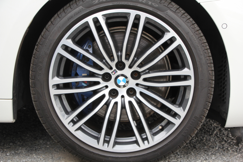 BMW 5シリーズ 530i Mｽﾎﾟｰﾂ ｲﾉﾍﾞｰｼｮﾝP 1ｵｰﾅ 高出力 252馬力 全席ﾋｰﾀｰ黒革 HUD ﾃﾞｨｽﾌﾟﾚｲｷｰ ﾘﾓｰﾄﾊﾟｰｷﾝｸﾞ追従ACC ｽﾃｱﾘﾝｸﾞｻﾎﾟｰﾄ LEDﾍｯﾄﾞﾗｲﾄ ｵｰﾄﾊｲﾋﾞｰﾑ ﾀｯﾁ画面HDDﾅﾋﾞTV ｼﾞｪｽﾁｬｰC 360度ｶﾒﾗ Pｱｼｽﾄﾌﾟﾗｽ 電動ﾄﾗﾝｸ 2年保証