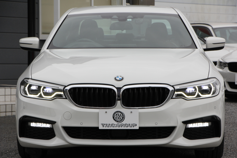 BMW 5シリーズ 530i Mｽﾎﾟｰﾂ ｲﾉﾍﾞｰｼｮﾝP 1ｵｰﾅ 高出力 252馬力 全席ﾋｰﾀｰ黒革 HUD ﾃﾞｨｽﾌﾟﾚｲｷｰ ﾘﾓｰﾄﾊﾟｰｷﾝｸﾞ追従ACC ｽﾃｱﾘﾝｸﾞｻﾎﾟｰﾄ LEDﾍｯﾄﾞﾗｲﾄ ｵｰﾄﾊｲﾋﾞｰﾑ ﾀｯﾁ画面HDDﾅﾋﾞTV ｼﾞｪｽﾁｬｰC 360度ｶﾒﾗ Pｱｼｽﾄﾌﾟﾗｽ 電動ﾄﾗﾝｸ 2年保証
