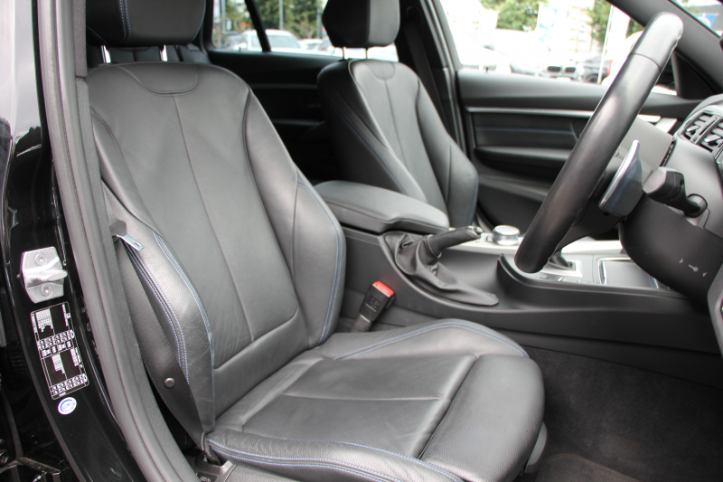 BMW 3シリーズ 320i ﾂｰﾘﾝｸﾞMｽﾎﾟｰﾂ ｴﾃﾞｨｼｮﾝｼｬﾄﾞｰ 1ｵｰﾅ 後期 限定車 新ｴﾝｼﾞﾝ 液晶ﾒｰﾀｰ ﾋｰﾀｰ黒革 ﾌﾞﾙｰｽﾃｯﾁ 19AW ﾀﾞｰｸLEDﾍｯﾄﾞﾗｲﾄ&ﾃｰﾙ 追従ACC ﾚｰﾝﾁｪﾝｼﾞ警告 ﾀｯﾁﾊﾟﾈﾙ対応HDDﾅﾋﾞﾌﾙｾｸﾞTV  Bluetooth接続 Bｶﾒﾗ 電動ﾄﾗﾝｸ 2年保証