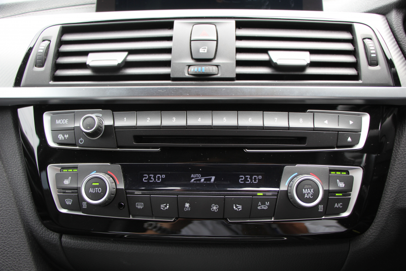 BMW 3シリーズ 320i ﾂｰﾘﾝｸﾞMｽﾎﾟｰﾂ ｴﾃﾞｨｼｮﾝｼｬﾄﾞｰ 1ｵｰﾅ 後期 限定車 新ｴﾝｼﾞﾝ 液晶ﾒｰﾀｰ ﾋｰﾀｰ黒革 ﾌﾞﾙｰｽﾃｯﾁ 19AW ﾀﾞｰｸLEDﾍｯﾄﾞﾗｲﾄ&ﾃｰﾙ 追従ACC ﾚｰﾝﾁｪﾝｼﾞ警告 ﾀｯﾁﾊﾟﾈﾙ対応HDDﾅﾋﾞﾌﾙｾｸﾞTV  Bluetooth接続 Bｶﾒﾗ 電動ﾄﾗﾝｸ 2年保証