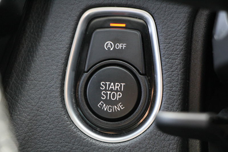 BMW 3シリーズ 320d Xdrive ｸﾞﾗﾝﾂｰﾘｽﾓ Mｽﾎﾟｰﾂ 後期 新ｴﾝｼﾞﾝ 4WD ﾋｰﾀｰ黒革 LEDﾍｯﾄﾞﾗｲﾄ&ﾃｰﾙ 追従ACC ﾚｰﾝﾁｪﾝｼﾞ警告 衝突軽減ﾌﾞﾚｰｷ 車線逸脱警告 歩行者警告 TOPﾋﾞｭｰ&ｻｲﾄﾞﾋﾞｭｰｶﾒﾗ ﾀｯﾁ画面HDDﾅﾋﾞ電動ﾄﾗﾝｸ 19AW 2年保証