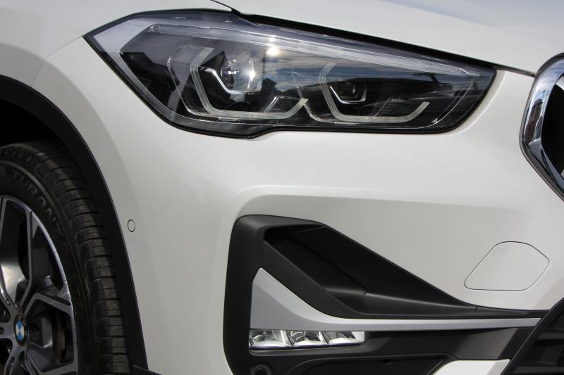 BMW X1 Xdrive18d Xﾗｲﾝ ｴﾃﾞｨｼｮﾝｼﾞｮｲﾌﾟﾗｽ ﾊｲﾗｲﾝ&ｺﾝﾌｫｰﾄP 後期 ﾌｪｲｽﾘﾌﾄ後 真珠色 ﾋｰﾀｰ黒革 追従ACC LEDﾍｯﾄﾞﾗｲﾄ 電動ﾄﾗﾝｸ ﾀｯﾁ画面HDDﾅﾋﾞ衝突軽減ﾌﾞﾚｰｷ 車線逸脱警告 歩行者警告 専用18AW ｳｯﾄﾞﾊﾟﾈﾙ 2年保証