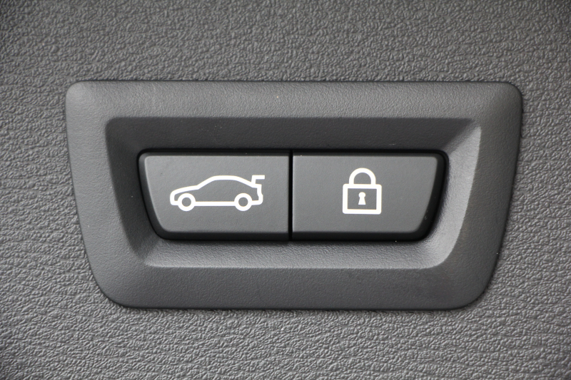 BMW X1 Xdrive18d Xﾗｲﾝ ｴﾃﾞｨｼｮﾝｼﾞｮｲﾌﾟﾗｽ ﾊｲﾗｲﾝ&ｺﾝﾌｫｰﾄP 後期 ﾌｪｲｽﾘﾌﾄ後 真珠色 ﾋｰﾀｰ黒革 追従ACC LEDﾍｯﾄﾞﾗｲﾄ 電動ﾄﾗﾝｸ ﾀｯﾁ画面HDDﾅﾋﾞ衝突軽減ﾌﾞﾚｰｷ 車線逸脱警告 歩行者警告 専用18AW ｳｯﾄﾞﾊﾟﾈﾙ 2年保証