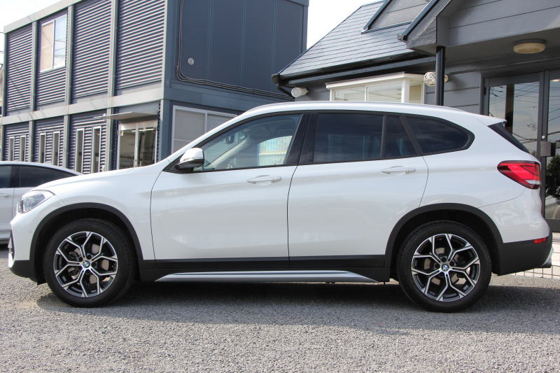 BMW X1 Xdrive18d Xﾗｲﾝ ｴﾃﾞｨｼｮﾝｼﾞｮｲﾌﾟﾗｽ ﾊｲﾗｲﾝ&ｺﾝﾌｫｰﾄP 後期 ﾌｪｲｽﾘﾌﾄ後 真珠色 ﾋｰﾀｰ黒革 追従ACC LEDﾍｯﾄﾞﾗｲﾄ 電動ﾄﾗﾝｸ ﾀｯﾁ画面HDDﾅﾋﾞ衝突軽減ﾌﾞﾚｰｷ 車線逸脱警告 歩行者警告 専用18AW ｳｯﾄﾞﾊﾟﾈﾙ 2年保証