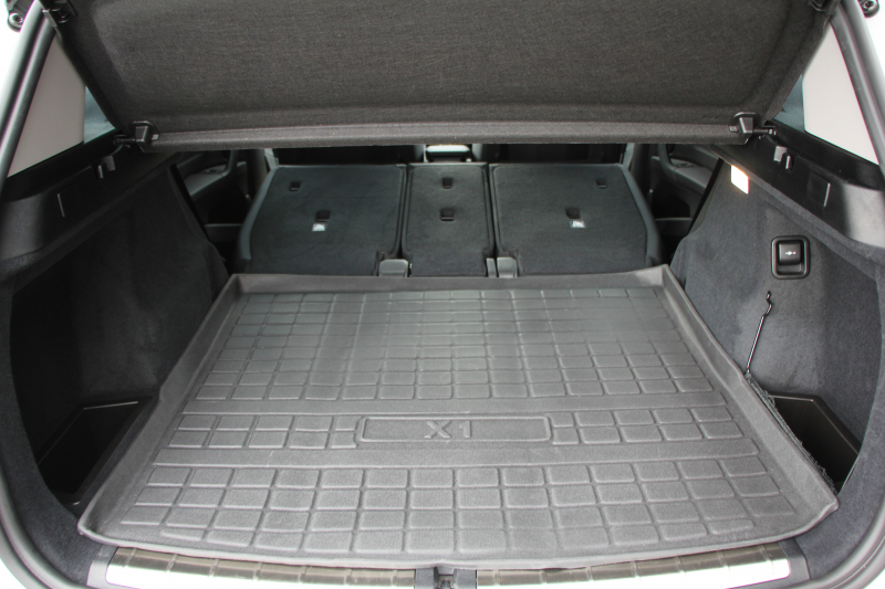 BMW X1 Xdrive18d Xﾗｲﾝ ｴﾃﾞｨｼｮﾝｼﾞｮｲﾌﾟﾗｽ ﾊｲﾗｲﾝ&ｺﾝﾌｫｰﾄP 後期 ﾌｪｲｽﾘﾌﾄ後 真珠色 ﾋｰﾀｰ黒革 追従ACC LEDﾍｯﾄﾞﾗｲﾄ 電動ﾄﾗﾝｸ ﾀｯﾁ画面HDDﾅﾋﾞ衝突軽減ﾌﾞﾚｰｷ 車線逸脱警告 歩行者警告 専用18AW ｳｯﾄﾞﾊﾟﾈﾙ 2年保証