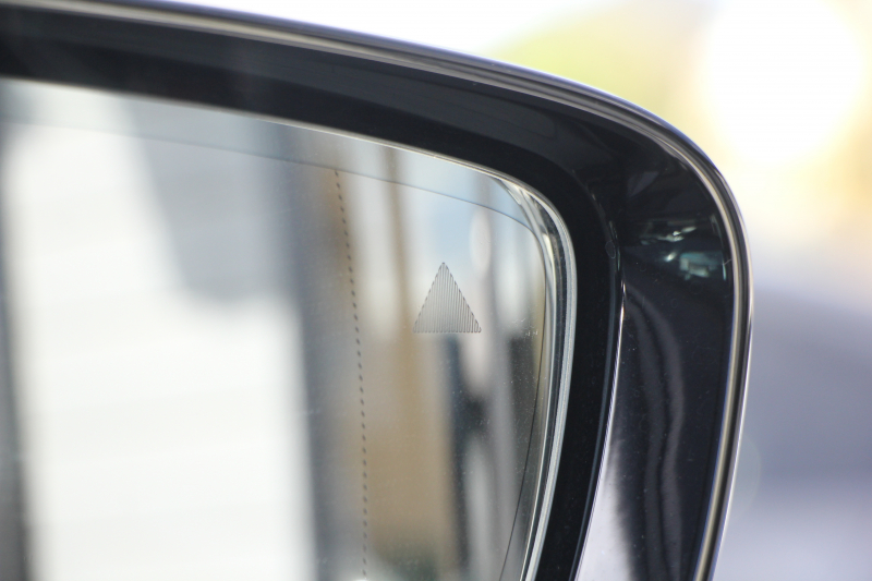 BMW 5シリーズ 530i ｴﾃﾞｨｼｮﾝﾐｯｼｮﾝｲﾝﾎﾟｯｼﾌﾞﾙ 特別仕様車 252馬力 ﾅｲﾄﾌﾞﾙｰﾚｻﾞｰ ｱﾀﾞﾌﾟﾃｨﾌﾞｻｽ ﾊｰﾏﾝｶｰﾄﾞﾝ HUD 追従ACC ｽﾃｱﾘﾝｸﾞｻﾎﾟｰﾄ ﾀｯﾁ画面HDDﾅﾋﾞTV LEDﾍｯﾄﾞﾗｲﾄ ｵｰﾄﾊｲﾋﾞｰﾑ 電動ﾄﾗﾝｸ 360度ｶﾒﾗ 全席ﾋｰﾀｰ 専用ﾌﾞﾗｯｸ19AW 2年保証