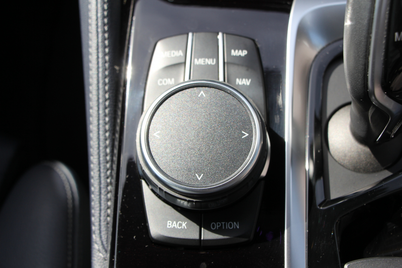 BMW 5シリーズ 530i ｴﾃﾞｨｼｮﾝﾐｯｼｮﾝｲﾝﾎﾟｯｼﾌﾞﾙ 特別仕様車 252馬力 ﾅｲﾄﾌﾞﾙｰﾚｻﾞｰ ｱﾀﾞﾌﾟﾃｨﾌﾞｻｽ ﾊｰﾏﾝｶｰﾄﾞﾝ HUD 追従ACC ｽﾃｱﾘﾝｸﾞｻﾎﾟｰﾄ ﾀｯﾁ画面HDDﾅﾋﾞTV LEDﾍｯﾄﾞﾗｲﾄ ｵｰﾄﾊｲﾋﾞｰﾑ 電動ﾄﾗﾝｸ 360度ｶﾒﾗ 全席ﾋｰﾀｰ 専用ﾌﾞﾗｯｸ19AW 2年保証