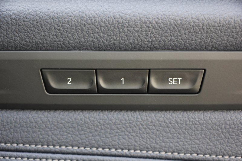 BMW 5シリーズ 530i ｴﾃﾞｨｼｮﾝﾐｯｼｮﾝｲﾝﾎﾟｯｼﾌﾞﾙ 特別仕様車 252馬力 ﾅｲﾄﾌﾞﾙｰﾚｻﾞｰ ｱﾀﾞﾌﾟﾃｨﾌﾞｻｽ ﾊｰﾏﾝｶｰﾄﾞﾝ HUD 追従ACC ｽﾃｱﾘﾝｸﾞｻﾎﾟｰﾄ ﾀｯﾁ画面HDDﾅﾋﾞTV LEDﾍｯﾄﾞﾗｲﾄ ｵｰﾄﾊｲﾋﾞｰﾑ 電動ﾄﾗﾝｸ 360度ｶﾒﾗ 全席ﾋｰﾀｰ 専用ﾌﾞﾗｯｸ19AW 2年保証