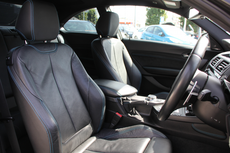 BMW Mシリーズ M2ｸｰﾍﾟMDCT 370馬力 直6ﾀｰﾎﾞ7速DCT ﾋｰﾀｰ黒革 ﾊｰﾏﾝｶｰﾄﾞﾝｻｳﾝﾄﾞiﾄﾞﾗｲﾌﾞHDDﾅﾋﾞBｶﾒﾗ 専用19AW 衝突軽減ﾌﾞﾚｰｷ 車線逸脱警告 歩行者警告 ﾌﾞﾚｰｷ付ｸﾙｺﾝ ｽﾏｰﾄｷｰ ｶｰﾎﾞﾝｲﾝﾃﾘｱﾄﾘﾑ ﾊﾟﾄﾞﾙｼﾌﾄ 2年保証