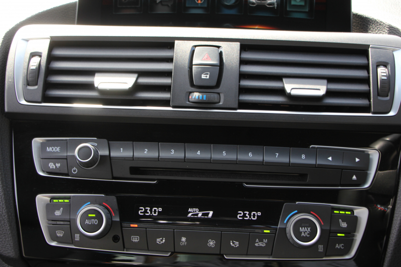 BMW Mシリーズ M2ｸｰﾍﾟMDCT 370馬力 直6ﾀｰﾎﾞ7速DCT ﾋｰﾀｰ黒革 ﾊｰﾏﾝｶｰﾄﾞﾝｻｳﾝﾄﾞiﾄﾞﾗｲﾌﾞHDDﾅﾋﾞBｶﾒﾗ 専用19AW 衝突軽減ﾌﾞﾚｰｷ 車線逸脱警告 歩行者警告 ﾌﾞﾚｰｷ付ｸﾙｺﾝ ｽﾏｰﾄｷｰ ｶｰﾎﾞﾝｲﾝﾃﾘｱﾄﾘﾑ ﾊﾟﾄﾞﾙｼﾌﾄ 2年保証