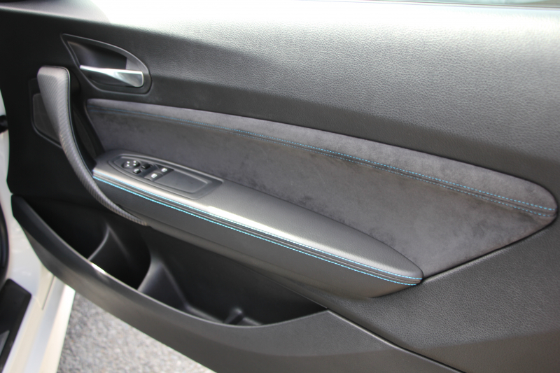 BMW Mシリーズ M2ｸｰﾍﾟMDCT 370馬力 直6ﾀｰﾎﾞ7速DCT ﾋｰﾀｰ黒革 ﾊｰﾏﾝｶｰﾄﾞﾝｻｳﾝﾄﾞiﾄﾞﾗｲﾌﾞHDDﾅﾋﾞBｶﾒﾗ 専用19AW 衝突軽減ﾌﾞﾚｰｷ 車線逸脱警告 歩行者警告 ﾌﾞﾚｰｷ付ｸﾙｺﾝ ｽﾏｰﾄｷｰ ｶｰﾎﾞﾝｲﾝﾃﾘｱﾄﾘﾑ ﾊﾟﾄﾞﾙｼﾌﾄ 2年保証