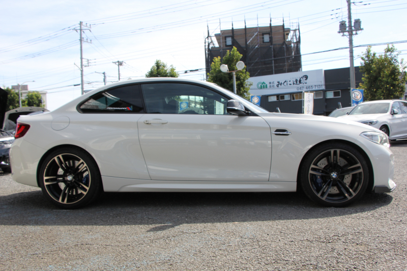 BMW Mシリーズ M2ｸｰﾍﾟMDCT 370馬力 直6ﾀｰﾎﾞ7速DCT ﾋｰﾀｰ黒革 ﾊｰﾏﾝｶｰﾄﾞﾝｻｳﾝﾄﾞiﾄﾞﾗｲﾌﾞHDDﾅﾋﾞBｶﾒﾗ 専用19AW 衝突軽減ﾌﾞﾚｰｷ 車線逸脱警告 歩行者警告 ﾌﾞﾚｰｷ付ｸﾙｺﾝ ｽﾏｰﾄｷｰ ｶｰﾎﾞﾝｲﾝﾃﾘｱﾄﾘﾑ ﾊﾟﾄﾞﾙｼﾌﾄ 2年保証