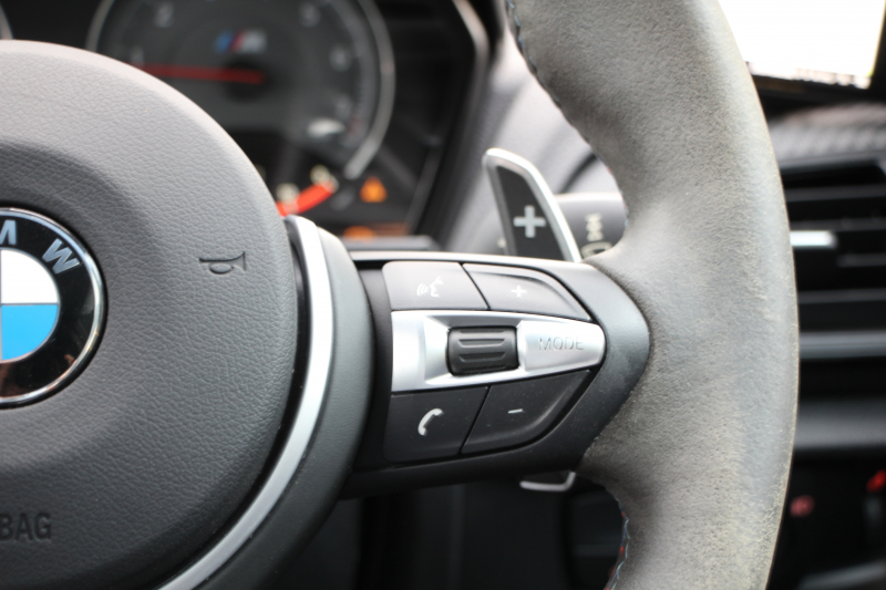 BMW Mシリーズ M2ｸｰﾍﾟMDCT 370馬力 直6ﾀｰﾎﾞ7速DCT ﾋｰﾀｰ黒革 Mﾊﾟﾌｫｰﾏﾝｽｽﾃｱﾘﾝｸﾞｶｰﾎﾞﾝﾘｯﾌﾟｽﾎﾟｲﾗｰ 3Ddesignｴｱﾛ HDDﾅﾋﾞBｶﾒﾗ 専用19AW 衝突軽減ﾌﾞﾚｰｷ 車線逸脱警告 歩行者警告 ﾌﾞﾚｰｷ付ｸﾙｺﾝ ｽﾏｰﾄｷｰ ｶｰﾎﾞﾝｲﾝﾃﾘｱﾄﾘﾑ ﾊﾟﾄﾞﾙｼﾌﾄ 2年保証