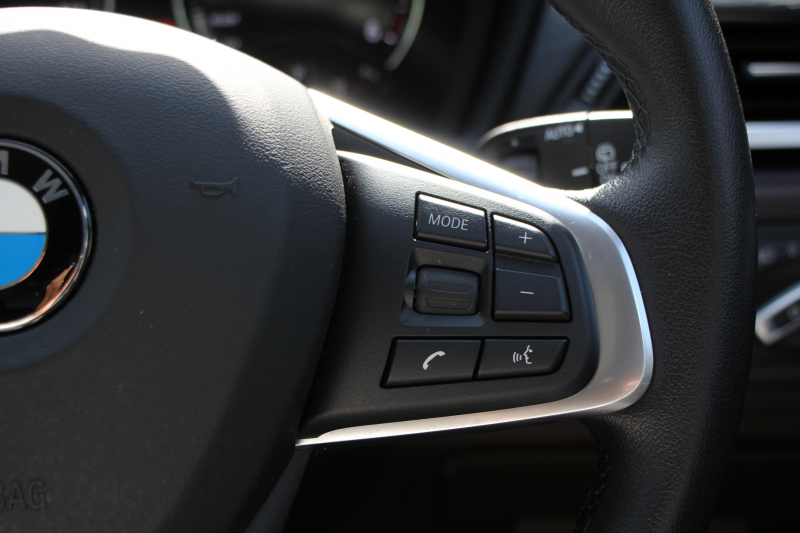 BMW X1 Xdrive18d Xﾗｲﾝ ﾊｲﾗｲﾝ ｾﾚｸﾄ&ｺﾝﾌｫｰﾄP 後期 ﾌｪｲｽﾘﾌﾄ後 1ｵｰﾅ ﾊﾟﾉﾗﾏｻﾝﾙｰﾌ 追従ACC ﾓｶﾚｻﾞｰ ﾋｰﾀｰ&電動ｼｰﾄ ﾜｲﾔﾚｽ充電 電動ﾄﾗﾝｸ ﾀｯﾁ画面HDDﾅﾋﾞPｱｼｽﾄ LEDﾍｯﾄﾞﾗｲﾄ Hi-fiｽﾋﾟｰｶｰ 衝突軽減ﾌﾞﾚｰｷ 車線逸脱警告 歩行者警告 2年保証