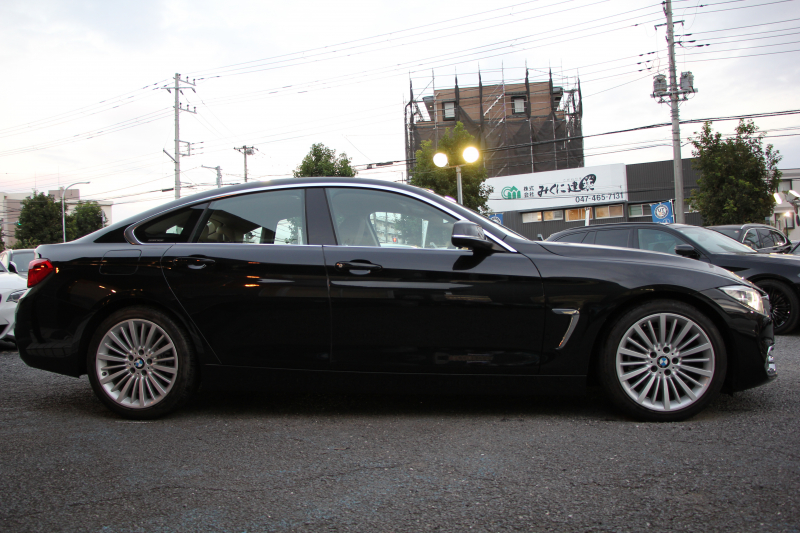 BMW 4シリーズ 420i ｸﾞﾗﾝｸｰﾍﾟﾗｸﾞｼﾞｭｱﾘｰ 後期 ｵｲｽﾀｰﾚｻﾞｰ ｼｰﾄﾋｰﾀｰ 液晶ﾒｰﾀｰ LEDﾍｯﾄﾞﾗｲﾄ&ﾃｰﾙ 追従ACC ﾚｰﾝﾁｪﾝｼﾞ警告 ﾌﾙｾｸﾞTV ﾀｯﾁ画面HDDﾅﾋﾞｸﾛｰﾑﾗｲﾝｴｸｽﾃﾘｱ 電動ﾄﾗﾝｸ 衝突軽減ﾌﾞﾚｰｷ 車線逸脱警告 歩行者警告 2年保証