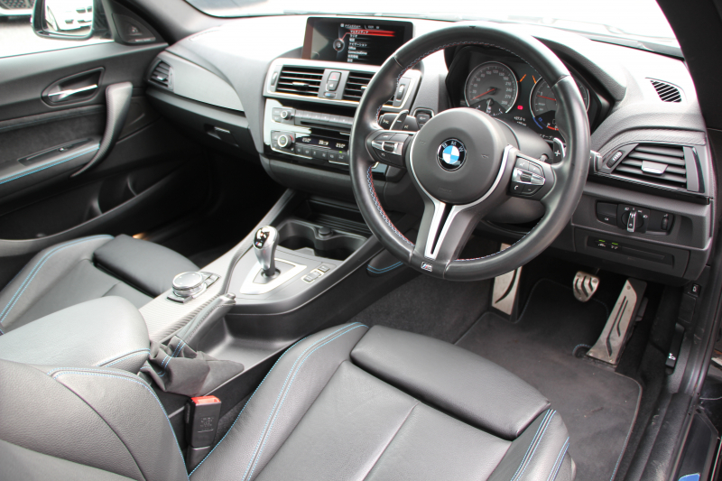 BMW Mシリーズ M2ｸｰﾍﾟMDCT 370馬力 直6ﾀｰﾎﾞ7速DCT ﾋｰﾀｰ黒革 ﾊｰﾏﾝｶｰﾄﾞﾝｻｳﾝﾄﾞH&Rｻｽ iﾄﾞﾗｲﾌﾞHDDﾅﾋﾞBｶﾒﾗ 専用19AW 衝突軽減ﾌﾞﾚｰｷ 車線逸脱警告 歩行者警告 ﾌﾞﾚｰｷ付ｸﾙｺﾝ ｽﾏｰﾄｷｰ ｶｰﾎﾞﾝｲﾝﾃﾘｱﾄﾘﾑ ﾊﾟﾄﾞﾙｼﾌﾄ 2年保証