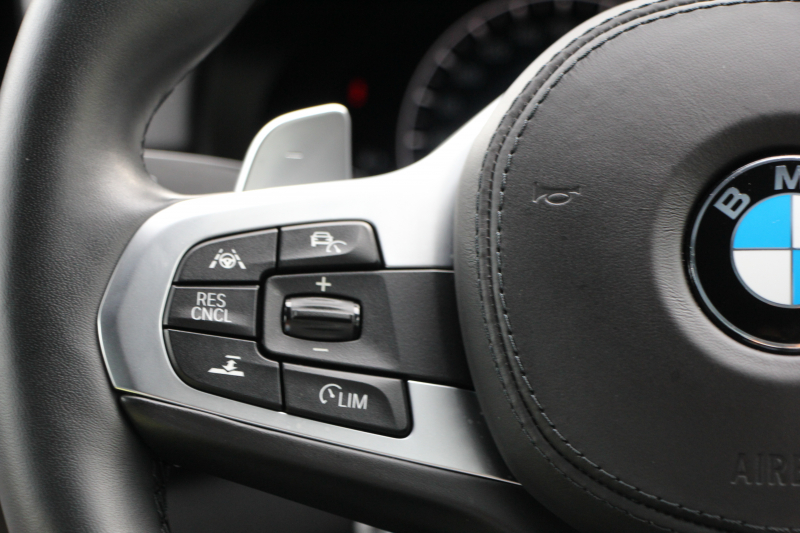 BMW 5シリーズ 530i Mｽﾎﾟｰﾂ 型式変更後｢JR20｣ 252馬力 全席ﾋｰﾀｰ黒革 HUD 追従ACC ｽﾃｱﾘﾝｸﾞｻﾎﾟｰﾄ 変更後全面液晶ﾒｰﾀｰ LEDﾍｯﾄﾞﾗｲﾄ ｵｰﾄﾊｲﾋﾞｰﾑ ﾀｯﾁ画面HDDﾅﾋﾞTV 360度ｶﾒﾗ Mspﾌﾞﾚｰｷ 19AW 電動ﾄﾗﾝｸ 専用ｴｱﾛ 2年保証