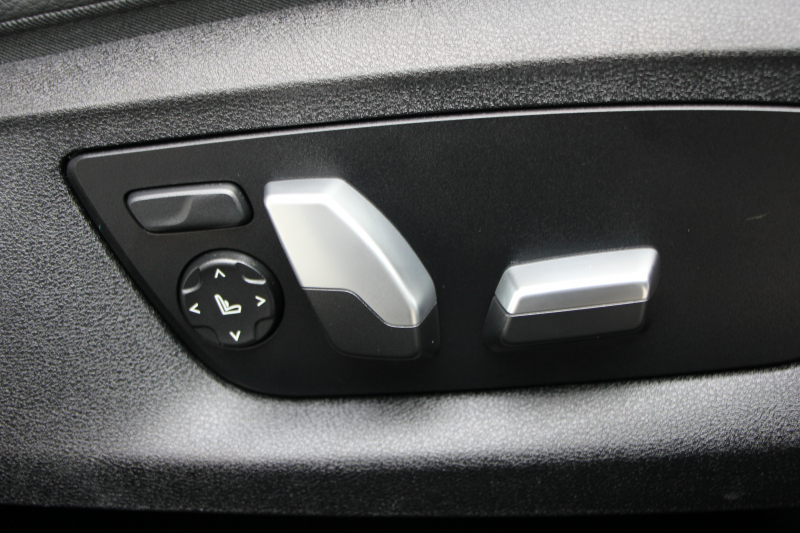 BMW 5シリーズ 530i Mｽﾎﾟｰﾂ 型式変更後｢JR20｣ 252馬力 全席ﾋｰﾀｰ黒革 HUD 追従ACC ｽﾃｱﾘﾝｸﾞｻﾎﾟｰﾄ 変更後全面液晶ﾒｰﾀｰ LEDﾍｯﾄﾞﾗｲﾄ ｵｰﾄﾊｲﾋﾞｰﾑ ﾀｯﾁ画面HDDﾅﾋﾞTV 360度ｶﾒﾗ Mspﾌﾞﾚｰｷ 19AW 電動ﾄﾗﾝｸ 専用ｴｱﾛ 2年保証