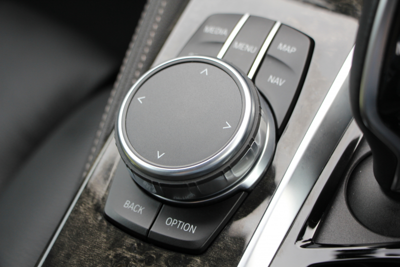 BMW 5シリーズ 530i Mｽﾎﾟｰﾂ 型式変更後｢JR20｣ 252馬力 全席ﾋｰﾀｰ黒革 HUD 追従ACC ｽﾃｱﾘﾝｸﾞｻﾎﾟｰﾄ 変更後全面液晶ﾒｰﾀｰ LEDﾍｯﾄﾞﾗｲﾄ ｵｰﾄﾊｲﾋﾞｰﾑ ﾀｯﾁ画面HDDﾅﾋﾞTV 360度ｶﾒﾗ Mspﾌﾞﾚｰｷ 19AW 電動ﾄﾗﾝｸ 専用ｴｱﾛ 2年保証