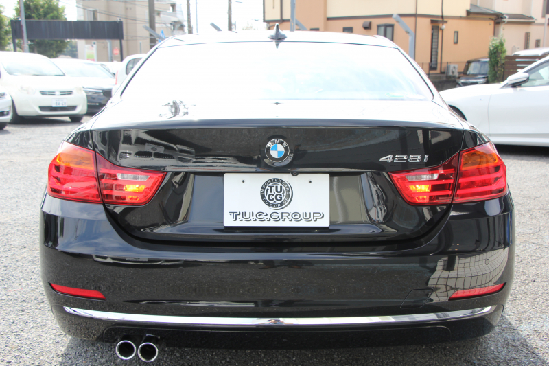 BMW 4シリーズ 428i ｸｰﾍﾟﾗｸﾞｼﾞｭｱﾘｰ 高出力 245馬力 ｻﾄﾞﾙﾌﾞﾗｳﾝﾚｻﾞｰ ｼｰﾄﾋｰﾀｰ HUD LEDﾍｯﾄﾞﾗｲﾄ 追従ACC 衝突軽減ﾌﾞﾚｰｷ 車線逸脱警告 歩行者警告 ﾀｯﾁﾊﾟｯﾄﾞ対応HDDﾅﾋﾞｽﾏｰﾄｷｰ Bluetooth接続 2年保証