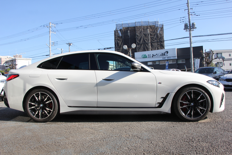 BMW 4シリーズ M440i Xdrive ｸﾞﾗﾝｸｰﾍﾟｲﾉﾍﾞｰｼｮﾝP 387馬力 直6ﾀｰﾎﾞ4WD ﾋｰﾀｰ赤革 ﾚｰｻﾞｰﾗｲﾄ 360度ｶﾒﾗ ﾊｰﾏﾝｶｰﾄﾞﾝ ｱﾀﾞﾌﾟﾃｨﾌﾞMｻｽ Mｽﾎﾟｰﾂﾃﾞﾌ ﾊｲｸﾞﾛｽﾚｯﾄﾞｷｬﾘﾊﾟｰ ｼﾞｪｽﾁｬｰC ﾜｲﾔﾚｽ充電 ｱｯﾌﾟﾙｶｰﾌﾟﾚｲ ﾀｯﾁ画面対応HDDﾅﾋﾞ2年保証