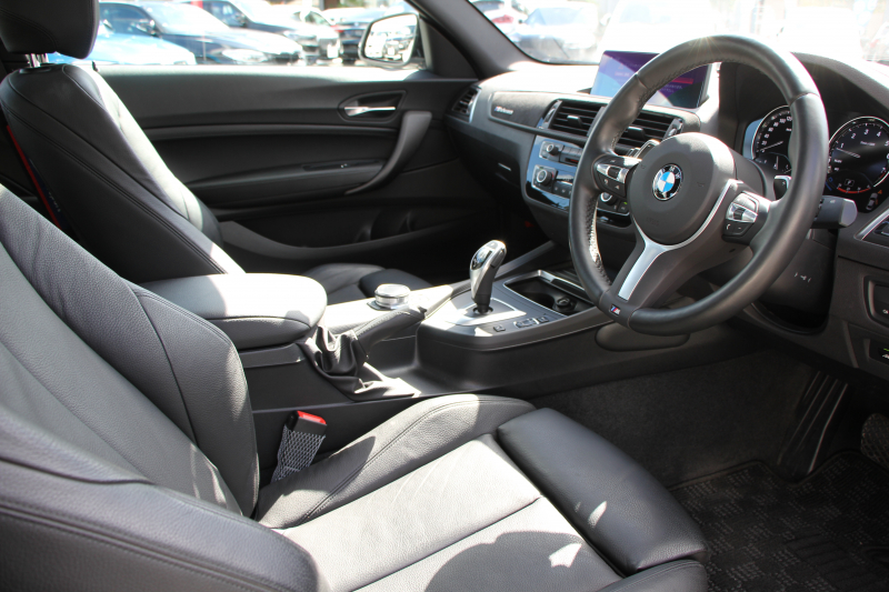 BMW 2シリーズ M240i ｸｰﾍﾟ後期 1ｵｰﾅ ｻﾝﾙｰﾌ ﾋｰﾀｰ黒革 追従ACC B58新ｴﾝｼﾞﾝ 直6ﾀｰﾎﾞ340馬力 LEDﾍｯﾄﾞﾗｲﾄ LEDﾃｰﾙ ｱﾀﾞﾌﾟﾃｨﾌﾞMｻｽ 専用ﾌﾞﾚｰｷ ｼﾞｪｯﾄﾌﾞﾗｯｸ18AW ﾀｯﾁ画面HDDﾅﾋﾞPｱｼｽﾄ ﾊﾟﾄﾞﾙｼﾌﾄ 8速AT 衝突軽減ﾌﾞﾚｰｷ 2年保証