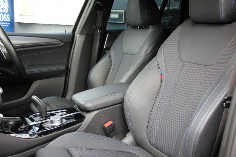 BMW X3 Xdrive20d Mｽﾎﾟｰﾂ 中期 新型式3DA-UZ20 NEWｲﾝﾃﾘｱ BMWﾗｲﾌﾞｺｯｸﾋﾟｯﾄﾞｱｯﾌﾟﾙｶｰﾌﾟﾚｲ 新ﾀｯﾁ画面HDDﾅﾋﾞUSBtype-C LEDﾍｯﾄﾞﾗｲﾄ ｵｰﾄﾊｲﾋﾞｰﾑ ｼｰﾄﾋｰﾀｰ ﾌﾞﾗｯｸ20AW 360度ｶﾒﾗ 電動ﾘｱｹﾞｰﾄ 2年保証