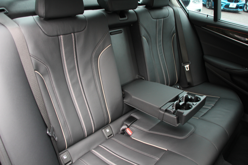 BMW 5シリーズ 523d ﾗｸﾞｼﾞｭｱﾘｰ ｾﾚｸﾄP ｻﾝﾙｰﾌ 全席ﾋｰﾀｰ黒革 ﾊｰﾏﾝｶｰﾄﾞﾝｻﾗｳﾝﾄﾞ4ｿﾞｰﾝｴｱｺﾝ HUD 追従ACC ｽﾃｱﾘﾝｸﾞｻﾎﾟｰﾄ ﾀｯﾁ画面HDDﾅﾋﾞTV 360度ｶﾒﾗ 電動ﾄﾗﾝｸ LEDﾍｯﾄﾞﾗｲﾄ ｵｰﾄﾊｲﾋﾞｰﾑ 電動ﾄﾗﾝｸ ｸﾛｰﾑﾗｲﾝ 2年保証