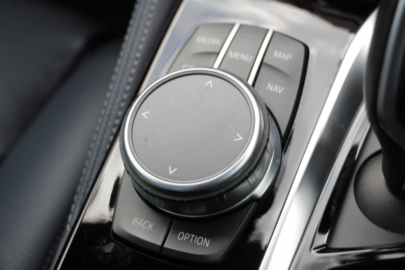 BMW 5シリーズ 530i ｴﾃﾞｨｼｮﾝﾐｯｼｮﾝｲﾝﾎﾟｯｼﾌﾞﾙ 特別仕様車 252馬力 ﾅｲﾄﾌﾞﾙｰﾚｻﾞｰ ｱﾀﾞﾌﾟﾃｨﾌﾞｻｽ ﾊｰﾏﾝｶｰﾄﾞﾝ HUD 追従ACC ｽﾃｱﾘﾝｸﾞｻﾎﾟｰﾄ ﾀｯﾁ画面HDDﾅﾋﾞTV LEDﾍｯﾄﾞﾗｲﾄ ｵｰﾄﾊｲﾋﾞｰﾑ 電動ﾄﾗﾝｸ 360度ｶﾒﾗ 全席ﾋｰﾀｰ 専用ﾌﾞﾗｯｸ19AW 2年保証