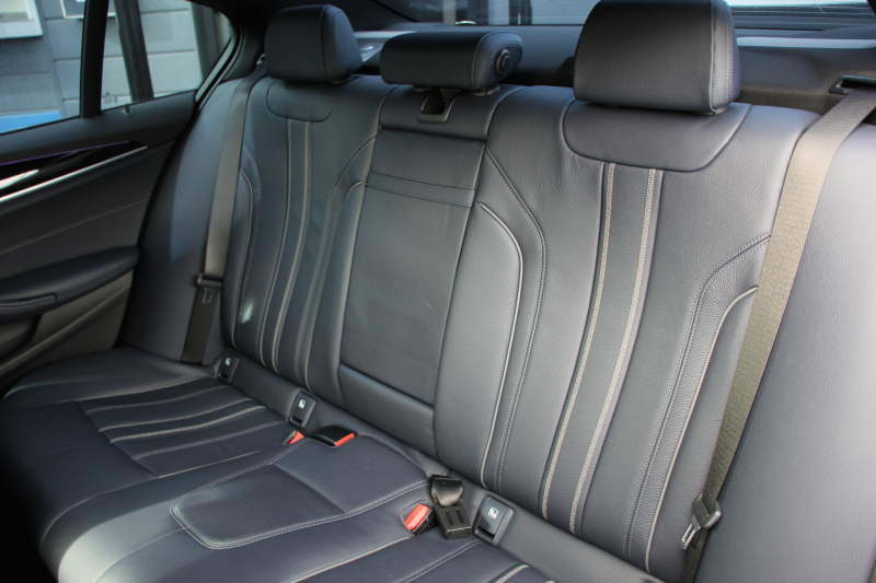 BMW 5シリーズ 530i ｴﾃﾞｨｼｮﾝﾐｯｼｮﾝｲﾝﾎﾟｯｼﾌﾞﾙ 特別仕様車 252馬力 ﾅｲﾄﾌﾞﾙｰﾚｻﾞｰ ｱﾀﾞﾌﾟﾃｨﾌﾞｻｽ ﾊｰﾏﾝｶｰﾄﾞﾝ HUD 追従ACC ｽﾃｱﾘﾝｸﾞｻﾎﾟｰﾄ ﾀｯﾁ画面HDDﾅﾋﾞTV LEDﾍｯﾄﾞﾗｲﾄ ｵｰﾄﾊｲﾋﾞｰﾑ 電動ﾄﾗﾝｸ 360度ｶﾒﾗ 全席ﾋｰﾀｰ 専用ﾌﾞﾗｯｸ19AW 2年保証