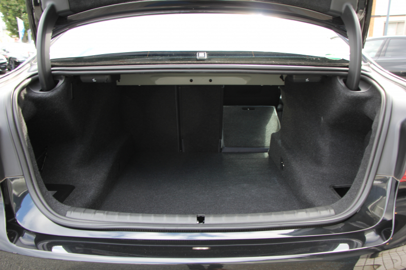 BMW 5シリーズ 530i ｴﾃﾞｨｼｮﾝﾐｯｼｮﾝｲﾝﾎﾟｯｼﾌﾞﾙ 特別仕様車 252馬力 ﾅｲﾄﾌﾞﾙｰﾚｻﾞｰ ｱﾀﾞﾌﾟﾃｨﾌﾞｻｽ ﾊｰﾏﾝｶｰﾄﾞﾝ HUD 追従ACC ｽﾃｱﾘﾝｸﾞｻﾎﾟｰﾄ ﾀｯﾁ画面HDDﾅﾋﾞTV LEDﾍｯﾄﾞﾗｲﾄ ｵｰﾄﾊｲﾋﾞｰﾑ 電動ﾄﾗﾝｸ 360度ｶﾒﾗ 全席ﾋｰﾀｰ 専用ﾌﾞﾗｯｸ19AW 2年保証