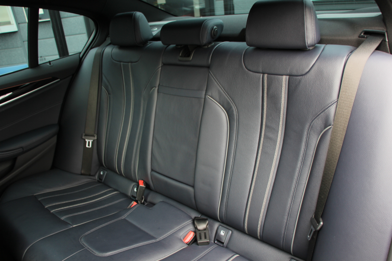 BMW 5シリーズ 530i ｴﾃﾞｨｼｮﾝﾐｯｼｮﾝｲﾝﾎﾟｯｼﾌﾞﾙ 特別仕様車 252馬力 ﾅｲﾄﾌﾞﾙｰﾚｻﾞｰ ｱﾀﾞﾌﾟﾃｨﾌﾞｻｽ ﾊｰﾏﾝｶｰﾄﾞﾝ HUD 追従ACC ｽﾃｱﾘﾝｸﾞｻﾎﾟｰﾄ ﾀｯﾁ画面HDDﾅﾋﾞTV LEDﾍｯﾄﾞﾗｲﾄ ｵｰﾄﾊｲﾋﾞｰﾑ 電動ﾄﾗﾝｸ 360度ｶﾒﾗ 全席ﾋｰﾀｰ 専用ﾌﾞﾗｯｸ19AW 2年保証