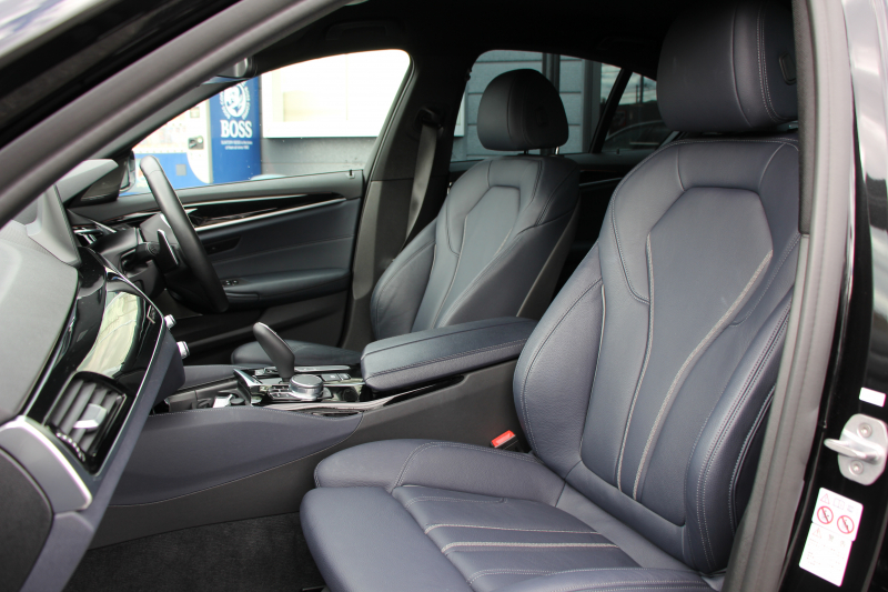 BMW 5シリーズ 530i ｴﾃﾞｨｼｮﾝﾐｯｼｮﾝｲﾝﾎﾟｯｼﾌﾞﾙ 特別仕様車 252馬力 ﾅｲﾄﾌﾞﾙｰﾚｻﾞｰ ｱﾀﾞﾌﾟﾃｨﾌﾞｻｽ ﾊｰﾏﾝｶｰﾄﾞﾝ HUD 追従ACC ｽﾃｱﾘﾝｸﾞｻﾎﾟｰﾄ ﾀｯﾁ画面HDDﾅﾋﾞTV LEDﾍｯﾄﾞﾗｲﾄ ｵｰﾄﾊｲﾋﾞｰﾑ 電動ﾄﾗﾝｸ 360度ｶﾒﾗ 全席ﾋｰﾀｰ 専用ﾌﾞﾗｯｸ19AW 2年保証