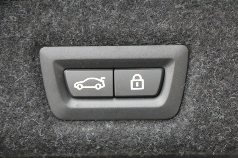 BMW 5シリーズ 530i ｴﾃﾞｨｼｮﾝﾐｯｼｮﾝｲﾝﾎﾟｯｼﾌﾞﾙ 特別仕様車 252馬力 ﾅｲﾄﾌﾞﾙｰﾚｻﾞｰ ｱﾀﾞﾌﾟﾃｨﾌﾞｻｽ ﾊｰﾏﾝｶｰﾄﾞﾝ HUD 追従ACC ｽﾃｱﾘﾝｸﾞｻﾎﾟｰﾄ ﾀｯﾁ画面HDDﾅﾋﾞTV LEDﾍｯﾄﾞﾗｲﾄ ｵｰﾄﾊｲﾋﾞｰﾑ 電動ﾄﾗﾝｸ 360度ｶﾒﾗ 全席ﾋｰﾀｰ 専用ﾌﾞﾗｯｸ19AW 2年保証