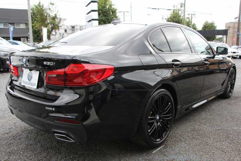 BMW 5シリーズ 530i ｴﾃﾞｨｼｮﾝﾐｯｼｮﾝｲﾝﾎﾟｯｼﾌﾞﾙ 特別仕様車 252馬力 ﾅｲﾄﾌﾞﾙｰﾚｻﾞｰ ｱﾀﾞﾌﾟﾃｨﾌﾞｻｽ ﾊｰﾏﾝｶｰﾄﾞﾝ HUD 追従ACC ｽﾃｱﾘﾝｸﾞｻﾎﾟｰﾄ ﾀｯﾁ画面HDDﾅﾋﾞTV LEDﾍｯﾄﾞﾗｲﾄ ｵｰﾄﾊｲﾋﾞｰﾑ 電動ﾄﾗﾝｸ 360度ｶﾒﾗ 全席ﾋｰﾀｰ 専用ﾌﾞﾗｯｸ19AW 2年保証