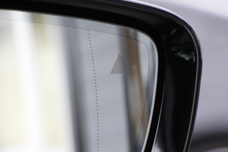 BMW 5シリーズ 530i ｴﾃﾞｨｼｮﾝﾐｯｼｮﾝｲﾝﾎﾟｯｼﾌﾞﾙ 特別仕様車 252馬力 ﾅｲﾄﾌﾞﾙｰﾚｻﾞｰ ｱﾀﾞﾌﾟﾃｨﾌﾞｻｽ ﾊｰﾏﾝｶｰﾄﾞﾝ HUD 追従ACC ｽﾃｱﾘﾝｸﾞｻﾎﾟｰﾄ ﾀｯﾁ画面HDDﾅﾋﾞTV LEDﾍｯﾄﾞﾗｲﾄ ｵｰﾄﾊｲﾋﾞｰﾑ 電動ﾄﾗﾝｸ 360度ｶﾒﾗ 全席ﾋｰﾀｰ 専用ﾌﾞﾗｯｸ19AW 2年保証