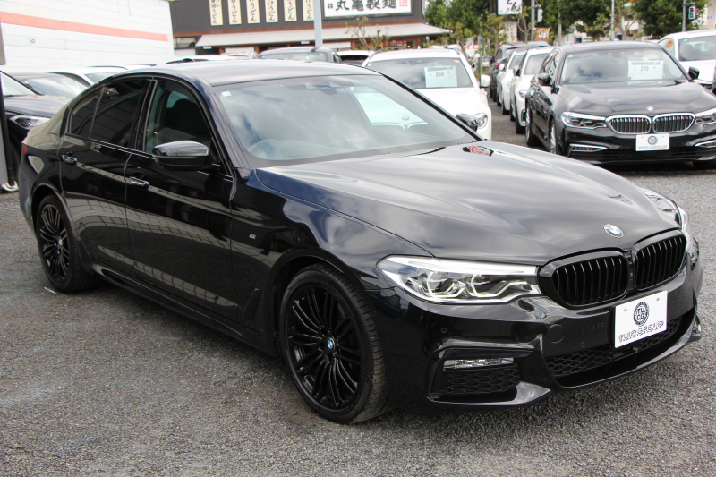 BMW 5シリーズ 530i ｴﾃﾞｨｼｮﾝﾐｯｼｮﾝｲﾝﾎﾟｯｼﾌﾞﾙ 特別仕様車 252馬力 ﾅｲﾄﾌﾞﾙｰﾚｻﾞｰ ｱﾀﾞﾌﾟﾃｨﾌﾞｻｽ ﾊｰﾏﾝｶｰﾄﾞﾝ HUD 追従ACC ｽﾃｱﾘﾝｸﾞｻﾎﾟｰﾄ ﾀｯﾁ画面HDDﾅﾋﾞTV LEDﾍｯﾄﾞﾗｲﾄ ｵｰﾄﾊｲﾋﾞｰﾑ 電動ﾄﾗﾝｸ 360度ｶﾒﾗ 全席ﾋｰﾀｰ 専用ﾌﾞﾗｯｸ19AW 2年保証