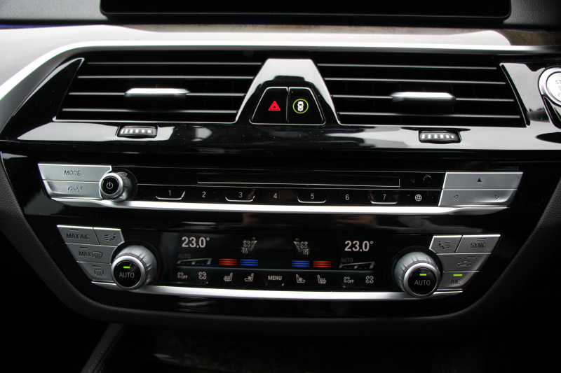 BMW 6シリーズ 630i ｸﾞﾗﾝﾂｰﾘｽﾓ Mｽﾎﾟｰﾂ ｾﾚｸﾄ&ｺﾝﾌｫｰﾄP ﾊﾟﾉﾗﾏｻﾝﾙｰﾌ 全席ﾋｰﾀｰ黒革 ﾌﾛﾝﾄﾏｯｻｰｼﾞ&ﾍﾞﾝﾁﾚｰｼｮﾝ ﾘｱ電動可倒調整 ﾊｰﾏﾝｶｰﾄﾞﾝｻﾗｳﾝﾄﾞ追従ACC HUD LEDﾍｯﾄﾞﾗｲﾄ 4ｿﾞｰﾝAC 360度ｶﾒﾗ ｿﾌﾄｸﾛｰｽﾞﾄﾞｱ ﾀｯﾁ画面HDDﾅﾋﾞ電動ﾄﾗﾝｸ 2年保証