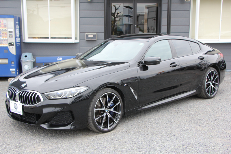 BMW 8シリーズ 840i ｸﾞﾗﾝｸｰﾍﾟMｽﾎﾟｰﾂ ﾊﾟﾉﾗﾏｻﾝﾙｰﾌ indiviﾒﾘﾉﾚｻﾞｰ ﾅｲﾄﾌﾞﾙｰ&ﾌﾞﾗｯｸﾚｻﾞｰ ﾚｰｻﾞｰﾗｲﾄ ｵﾌﾟｼｮﾝ20AW ﾊｰﾏﾝｶｰﾄﾞﾝｻｳﾝﾄﾞｸﾘｽﾀﾙﾌｨﾆｯｼｭ 360度ｶﾒﾗ 追従ACC HUD 全席ﾋｰﾀｰ ﾌﾛﾝﾄﾍﾞﾝﾁﾚｰｼｮﾝ ｿﾌﾄｸﾛｰｽﾞﾄﾞｱ 2年保証